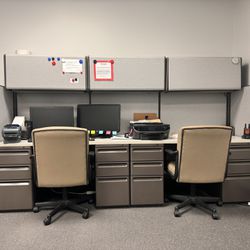 OFFICE CUBICLE /CHAIRS INCLUDED
