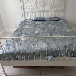 Queen Bed With Memory Foam Mattress 