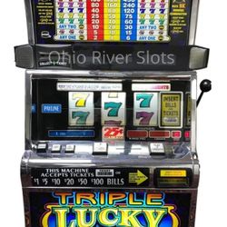 IGT S2000 Triple Lucky Seven Slot Machine