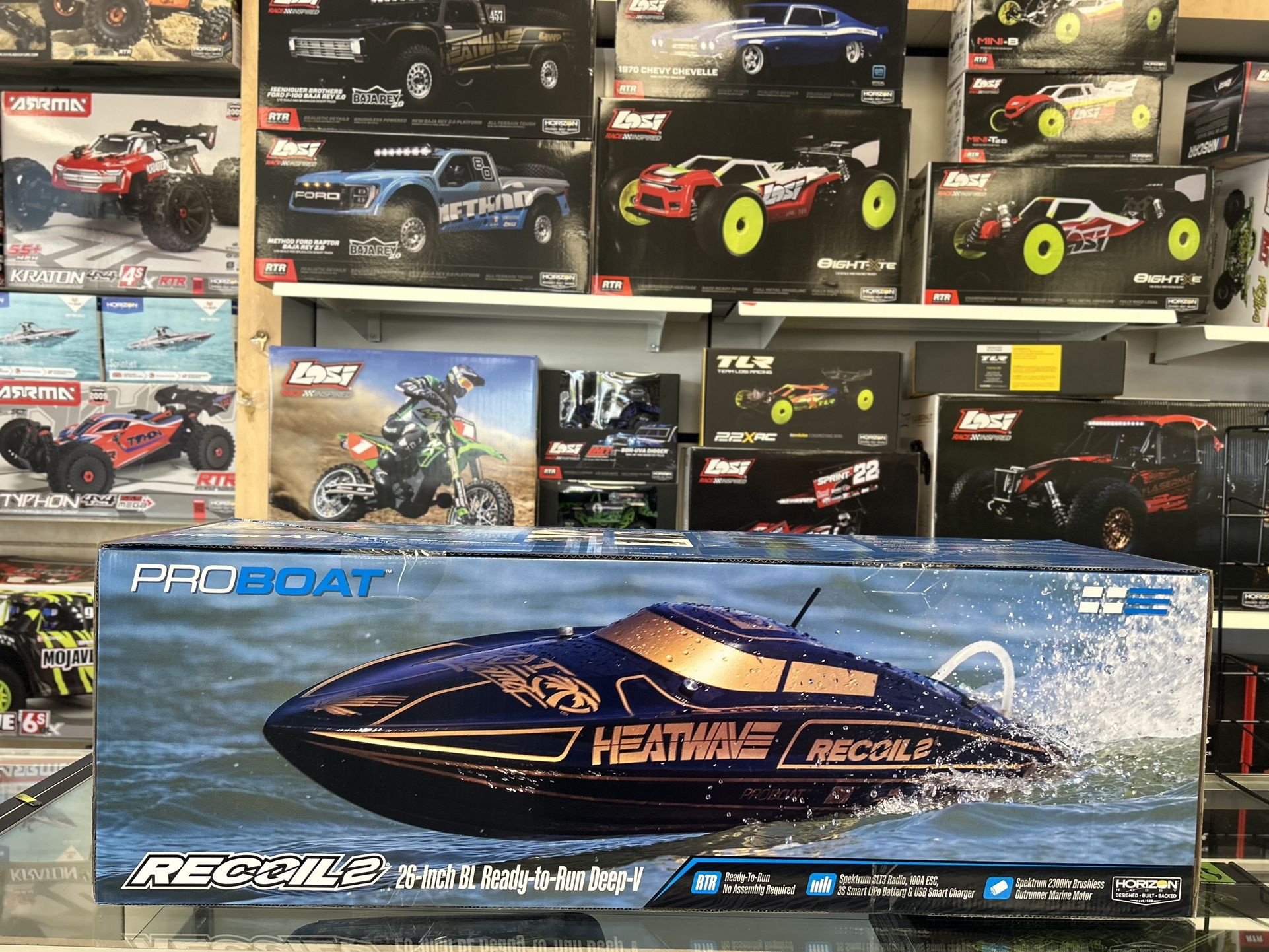 ProBoat Recoil 2 V2 26" Self Righting Brushless Boat (BATTERY& CHARGER COMBO)