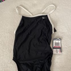 1 New Nike Women’s Swimsuit Size 32