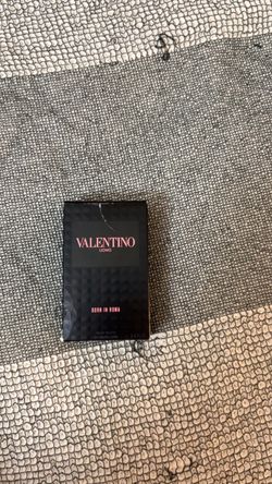 Valentino men cologne