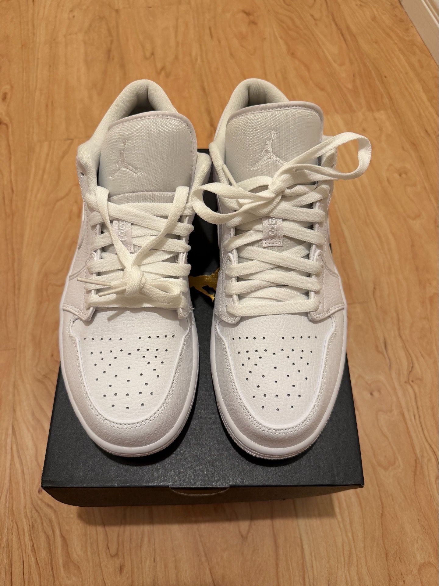Air Jordan 1 Low Triple White Size 9 – Clean w/ Box