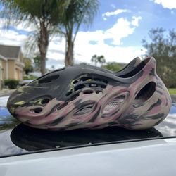 Yeezy Foam Rnnr MX Carbon 