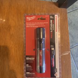 Milwaukee Flash Light 