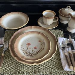Vintage Mikasa “Whole Wheat” Dinnerware & Continental Gold Flatware – Timeless Rustic Elegance 