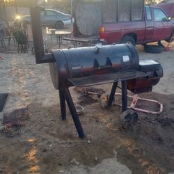 Se Vende Asador De Carvon