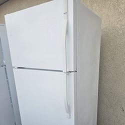 Kenmore Refrigerator Working Perfectly Fine Very Clean I Can Deliver To You 90 Days Warranty 