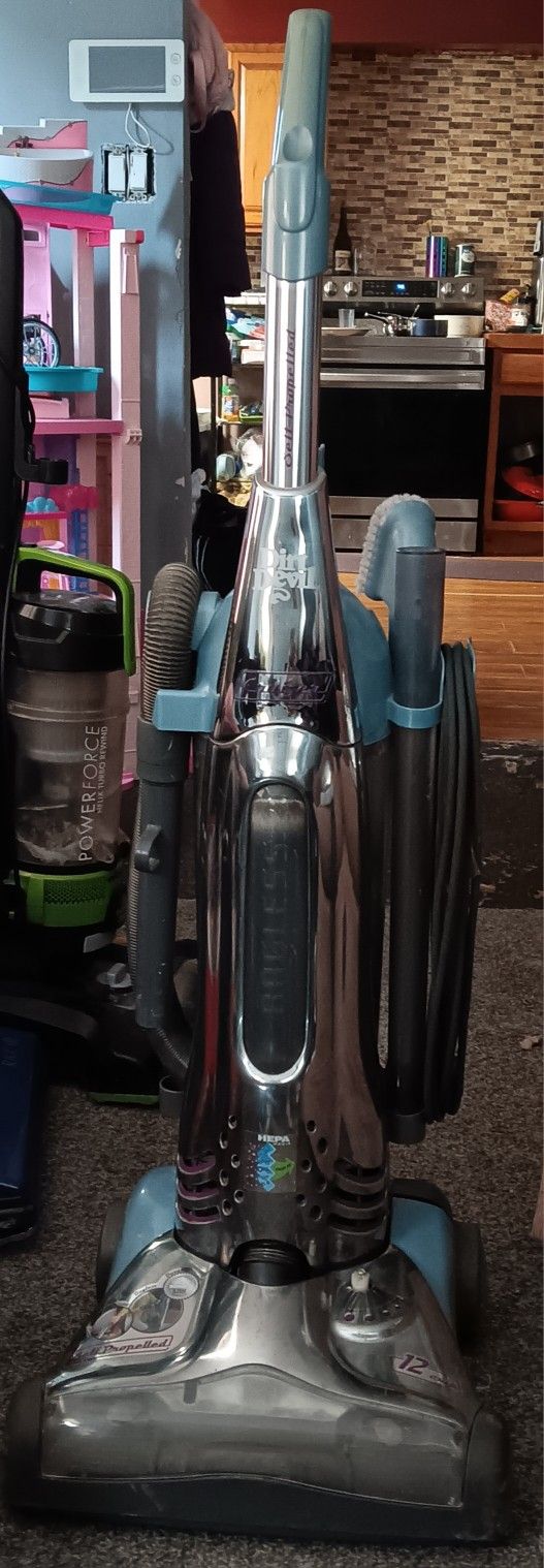 Dirt Devil Upright " Cruiser " Vacuum Cleaner