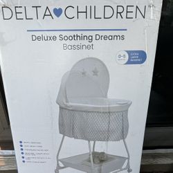 Delta Children Deluxe Soothing Dreams Bassinet 