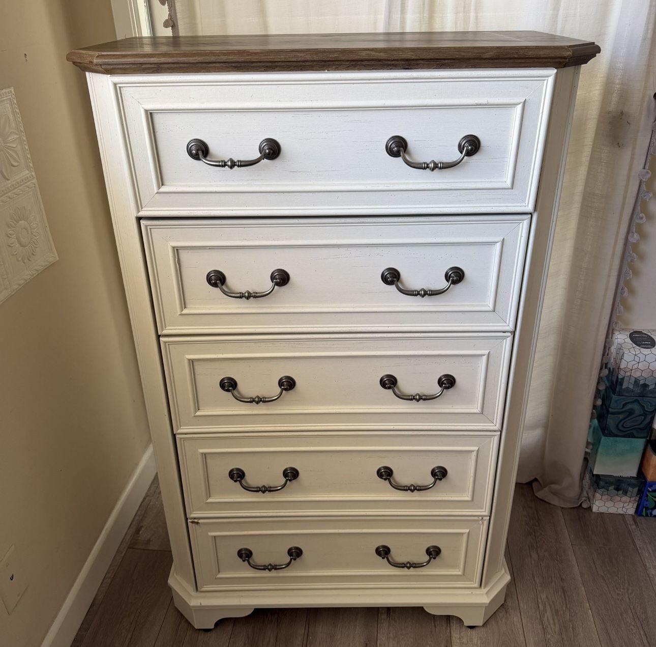 Dresser