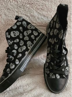 Women’s skull high top shoes