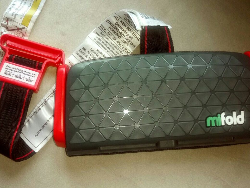 MiFold Car Booster Seat.