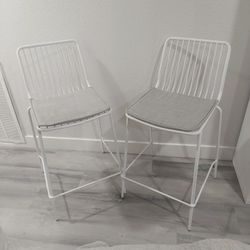 2 Barstools