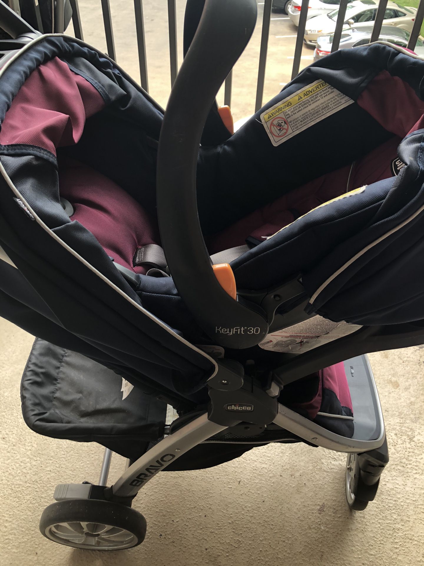 Chicco keyfit 30 stroller carseat with base