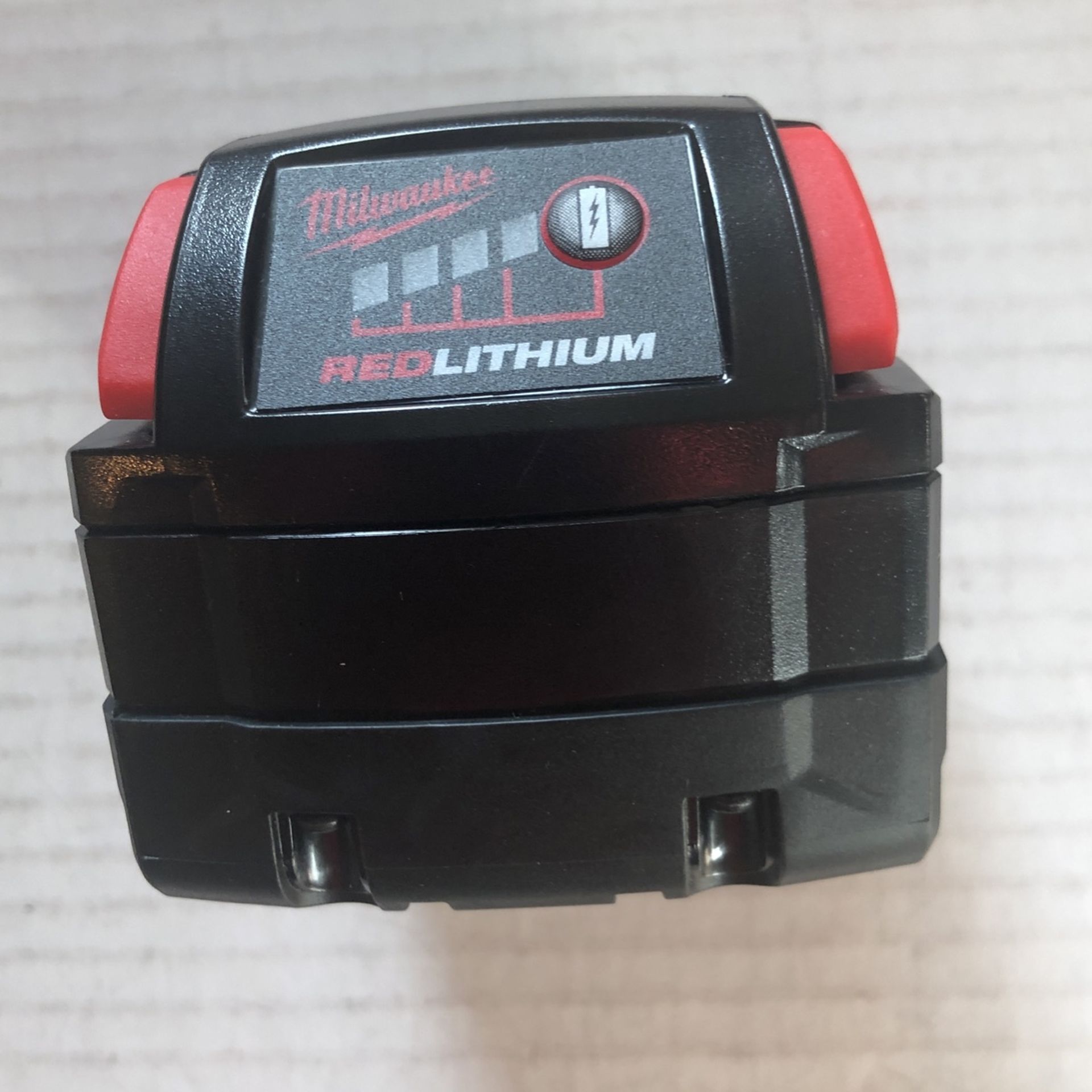 Brand New Milwaukee M18 Red Lithium XC 4.0 AH Battery 60 Firm on Price 60 Firme en Precio