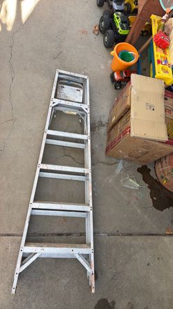 6 foot Aluminum ladder