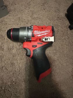 Milwukee m12 fuel 1/2 drill driver [3404-20]