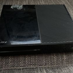 Xbox One With 3 Controllers 