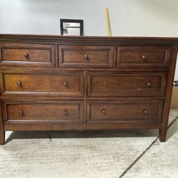 Solid Wood 7-Drawer Dresser with Optional Mirror and 2 nightstands – Project Piece