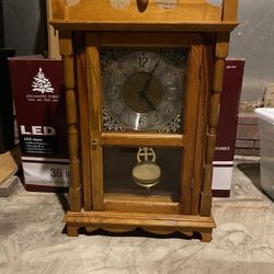 Gorgeous preserved antique clock pendulum still swings not a scratch on this clock