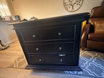 Black night stand / dresser