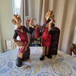 Connoisseur Waiter Statue