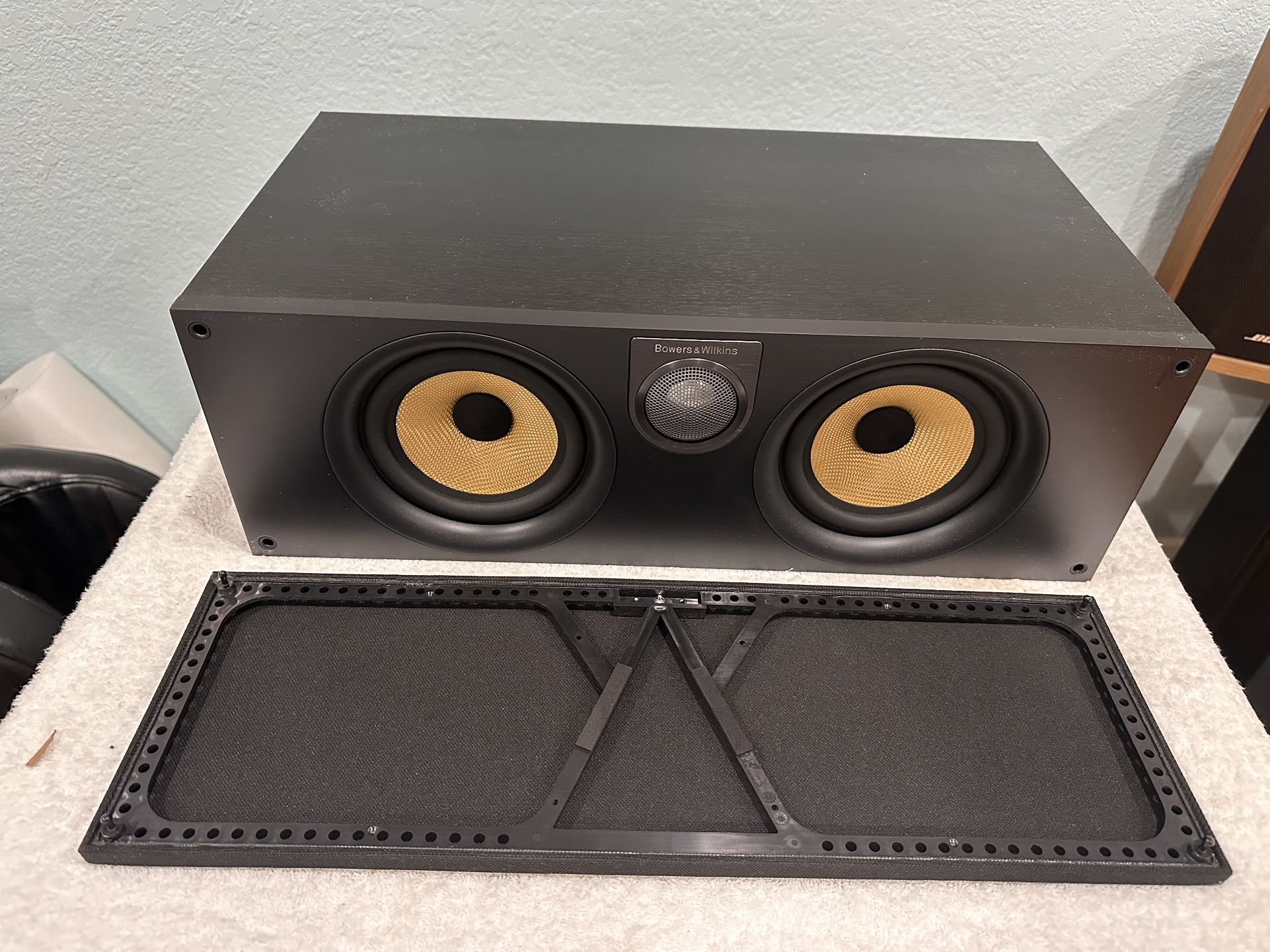 Bowers & Wilkins (B&W) HTM62 S2 120W Center Channel Speaker- Excellent