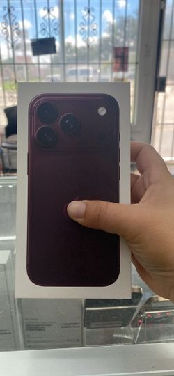 18 pro 256gb unlock!! Financing available!!