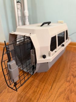 Hard-Sided Pet Travel Carrier Crate