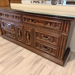 Brown Woodstock Drawer Dresser With Glass Top 