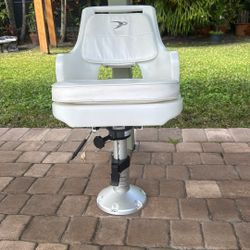 Boat seat with pedestal