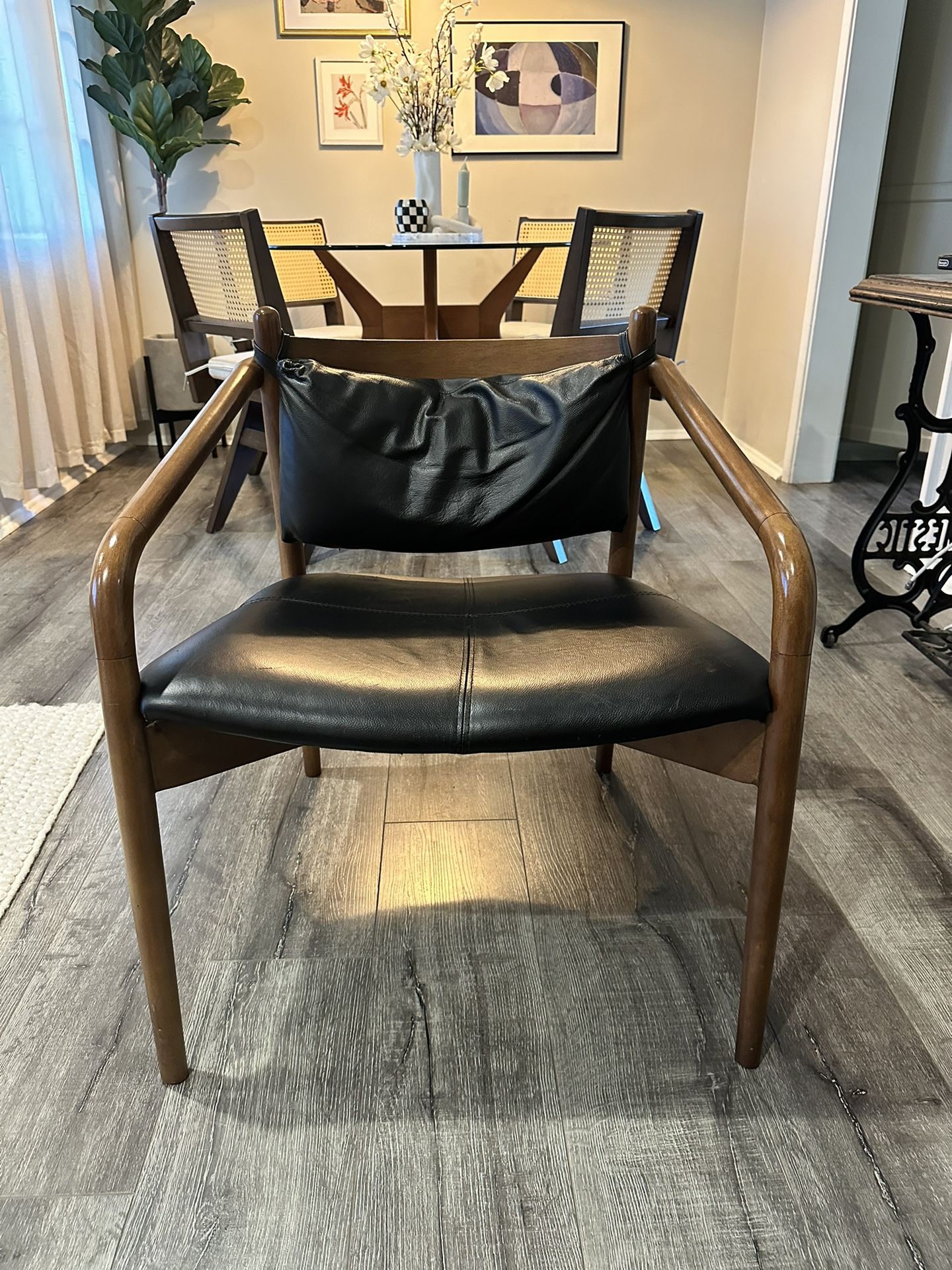ARTICLE Lento Black Leather Lounge Chair