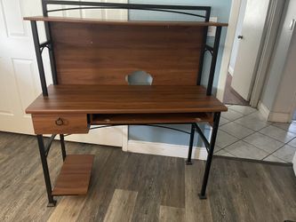 Desk - Nice Piece - Just Don’t Need 