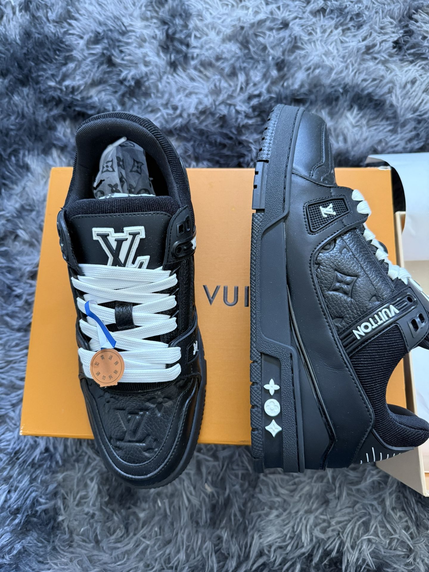 LV Trainers black