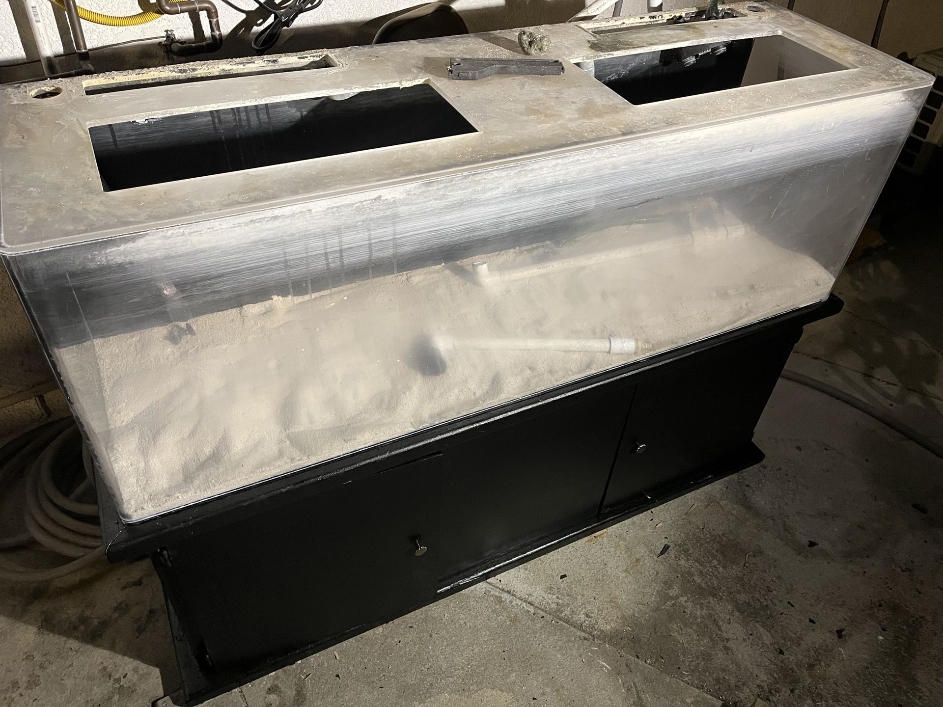 100 GALLONS FISH TANK ACRYLIC FOR SALE!!!