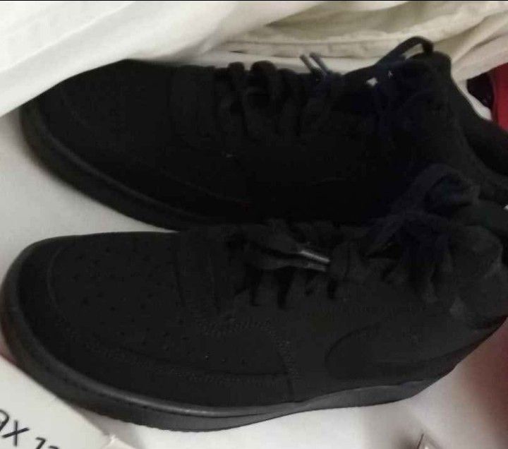 Brand New Nike Shoes 8.5