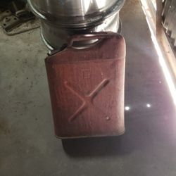 RED METAL JERRY FUEL CAN
