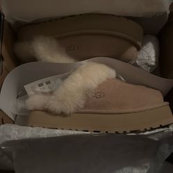 Uggs Size 6 Women’s 