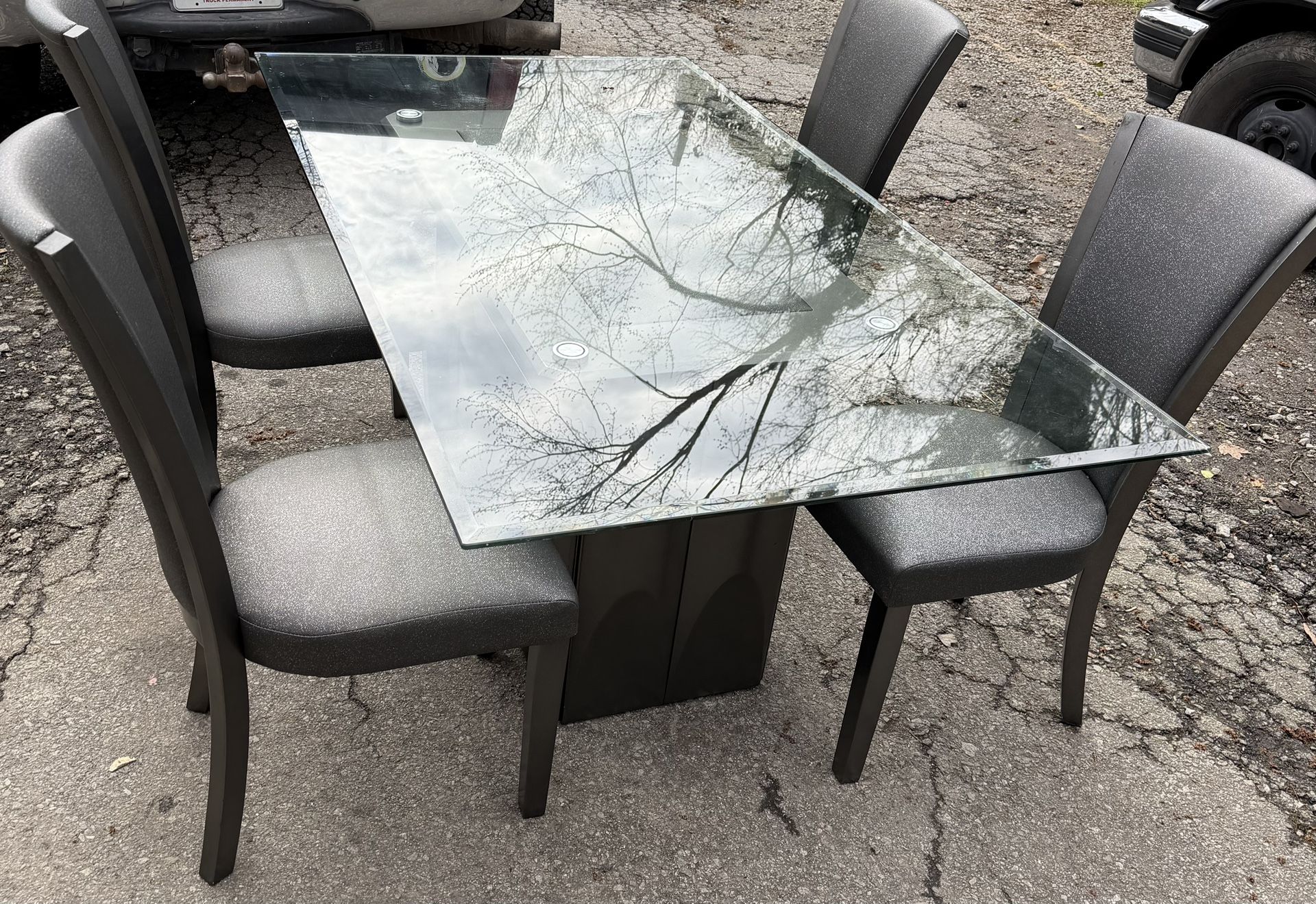 6 Piece Dinning Table (SOLD AS IS)