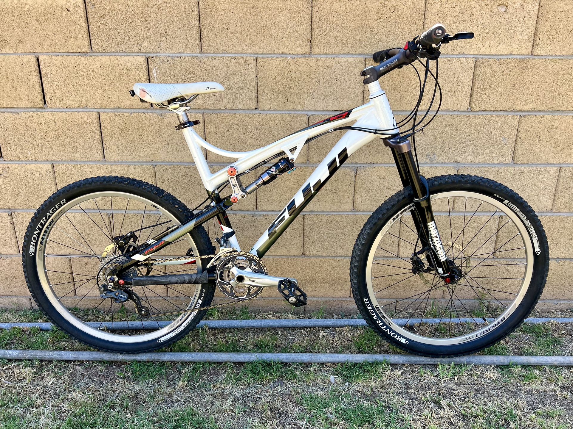 Fuji Full Suspension Mountain Bike 🚵♀️