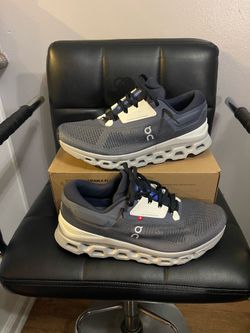 On Cloud Stratus size 9.5 Men’s $100