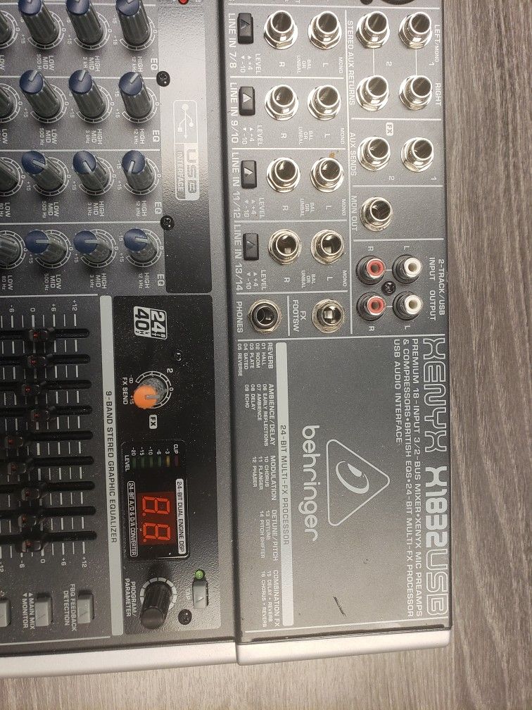 Behringer Xenyx X1832USB Mixer with USB and Effects

