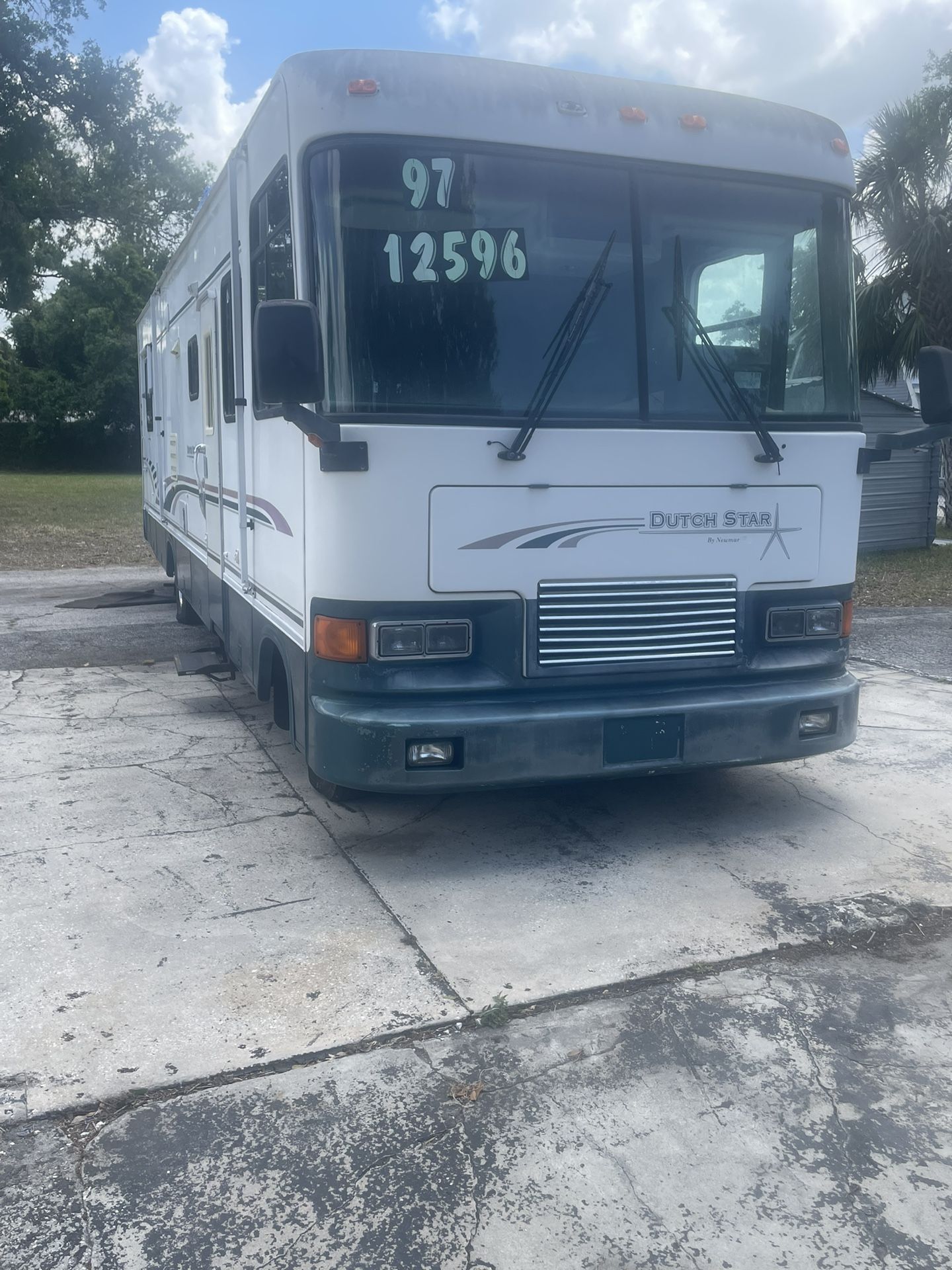 1997 Dutch Star Mobile Home – Fixer Upper Special – Priced to Sell