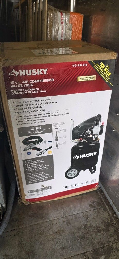 NEW HUSKY 10 GALLON AIR COMPRESSOR WITH TOOL KIT