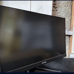 Total Of 3 Monitors New