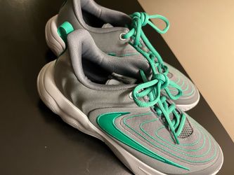Kids size 7y Nikes