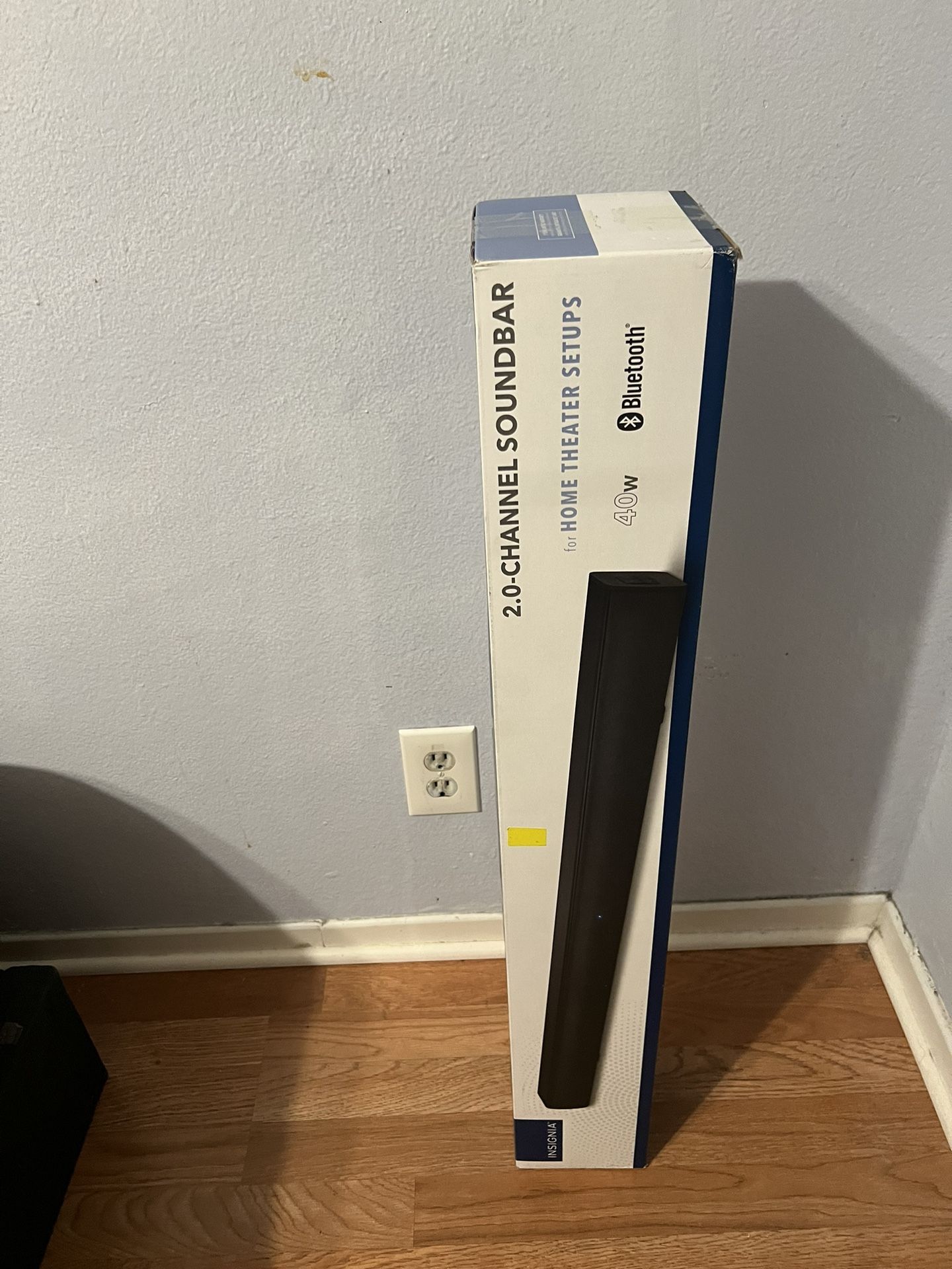 Insignia Sound Bar / Speaker - New