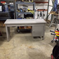 Metal Desk/table On Casters