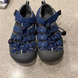 Keen Waterproof Summer Shoes Kids Size 2-Worn Once